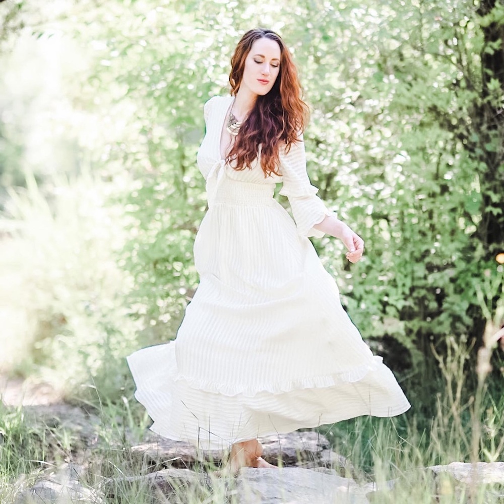 Hey, High Vibe Bride!!! 👗 🧚🏻‍♀️✨